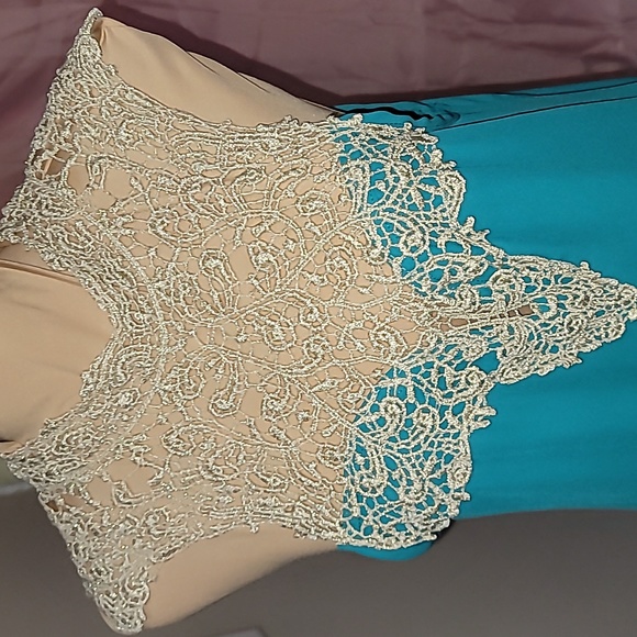 Top - Picture 2 of 6